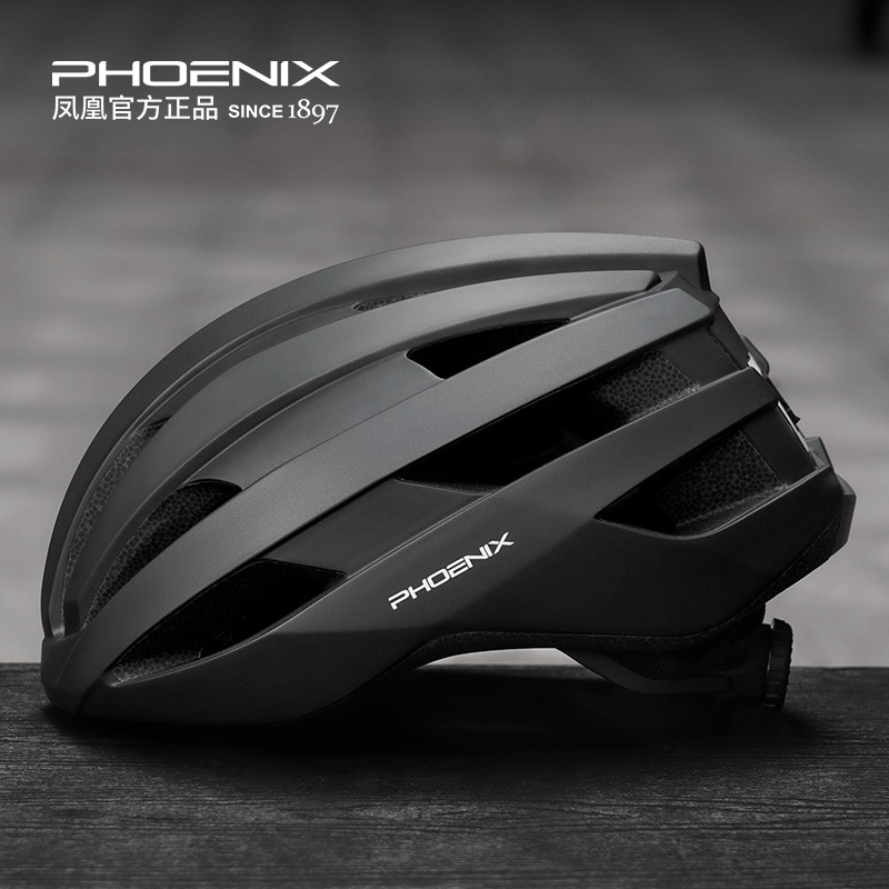 Phantom black [one-piece molding with high-brightness taillight]