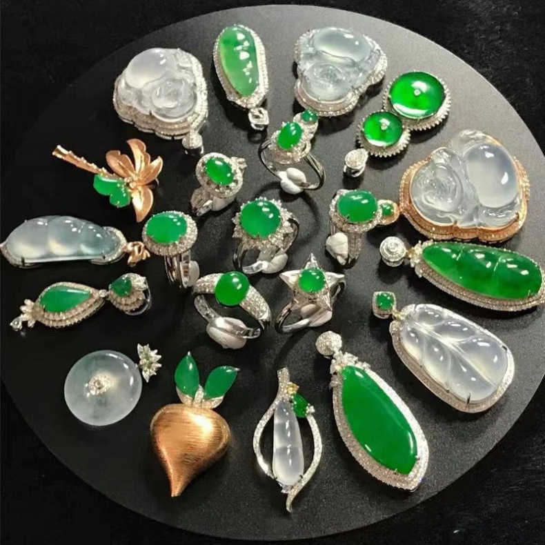 Vòng tay ngọc bích tự nhiên A hàng Tân Cương kết hợp mặt dây chuyền hổ phách sáp ong cổ chi tiết 3