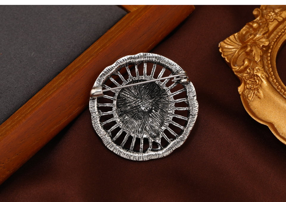 Retro Style Retro Pin Lion Alloy Plating Unisex Brooches