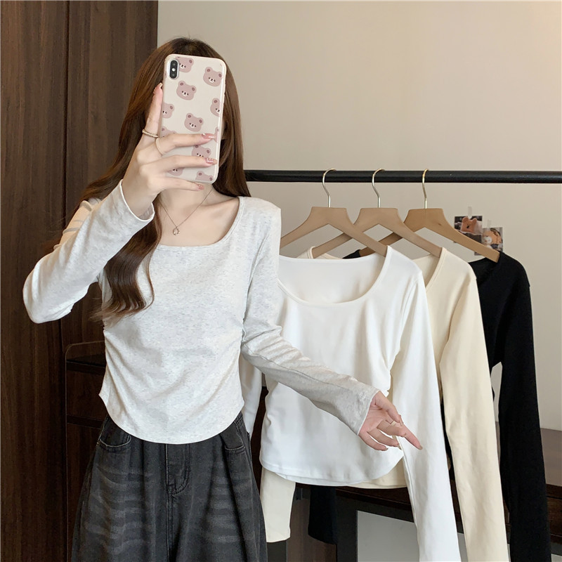雰囲気の新しい秋の服の中には方襟の底のシャツの女性の服のデザイン感の上着の長袖の肩のtシャツの女性のタイプがあります。|undefined