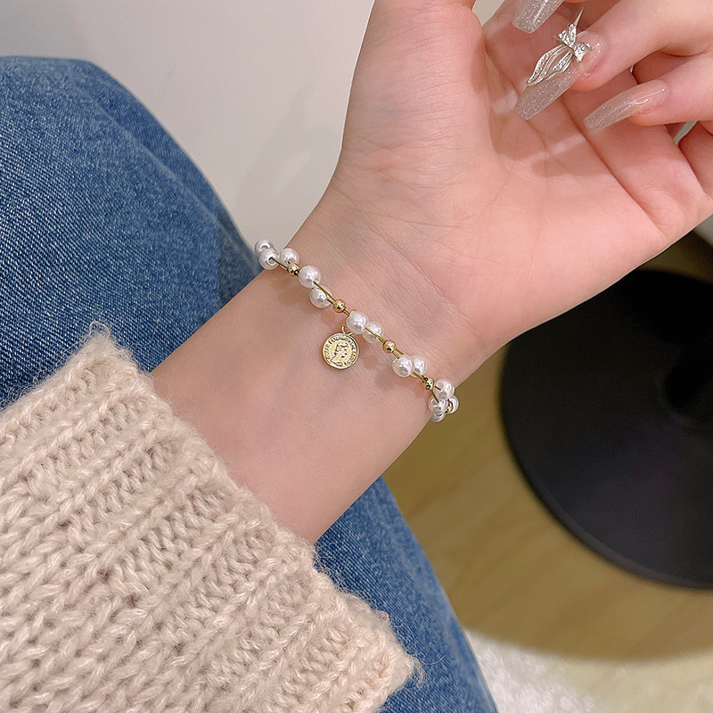 Double-layer Pearl portrait coin bracelet for women 2022 new trendy high-grade light luxury niche design girlfriends bracelet