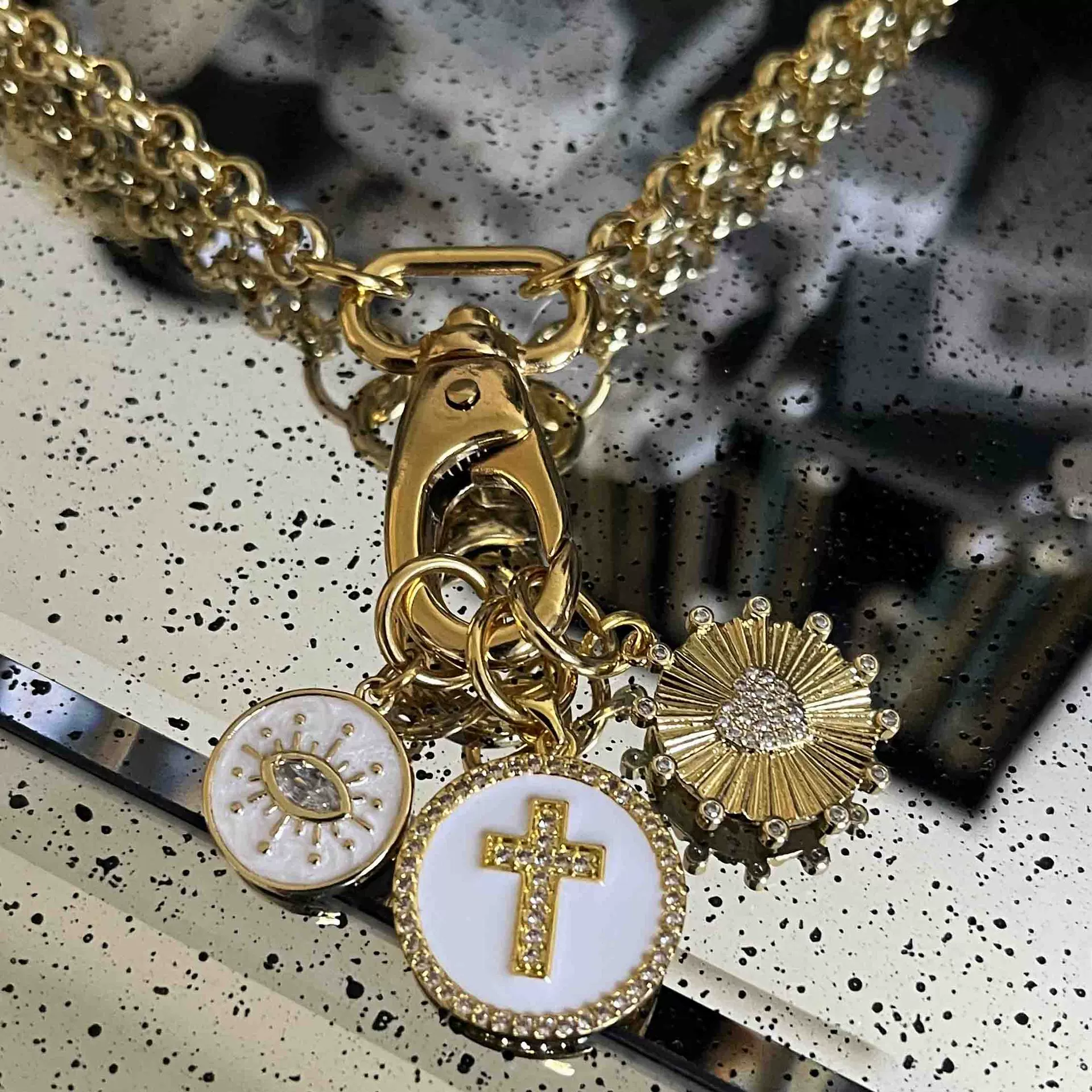 П pendant?