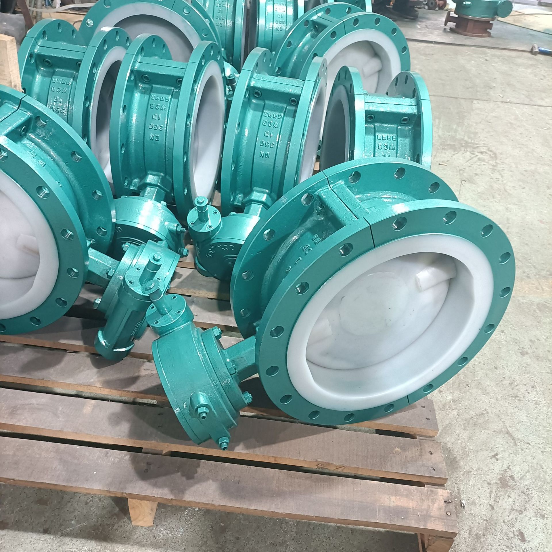 手动法兰蝶阀D341F46-16C涡轮铸钢衬氟蝶阀规格参数