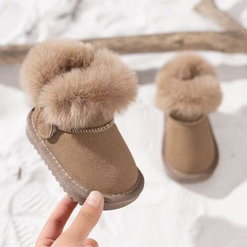 Snow boots with winter padding for warmth, new children's winter shoes for girls, soft-soled, baby girl cotton shoes, thickened.