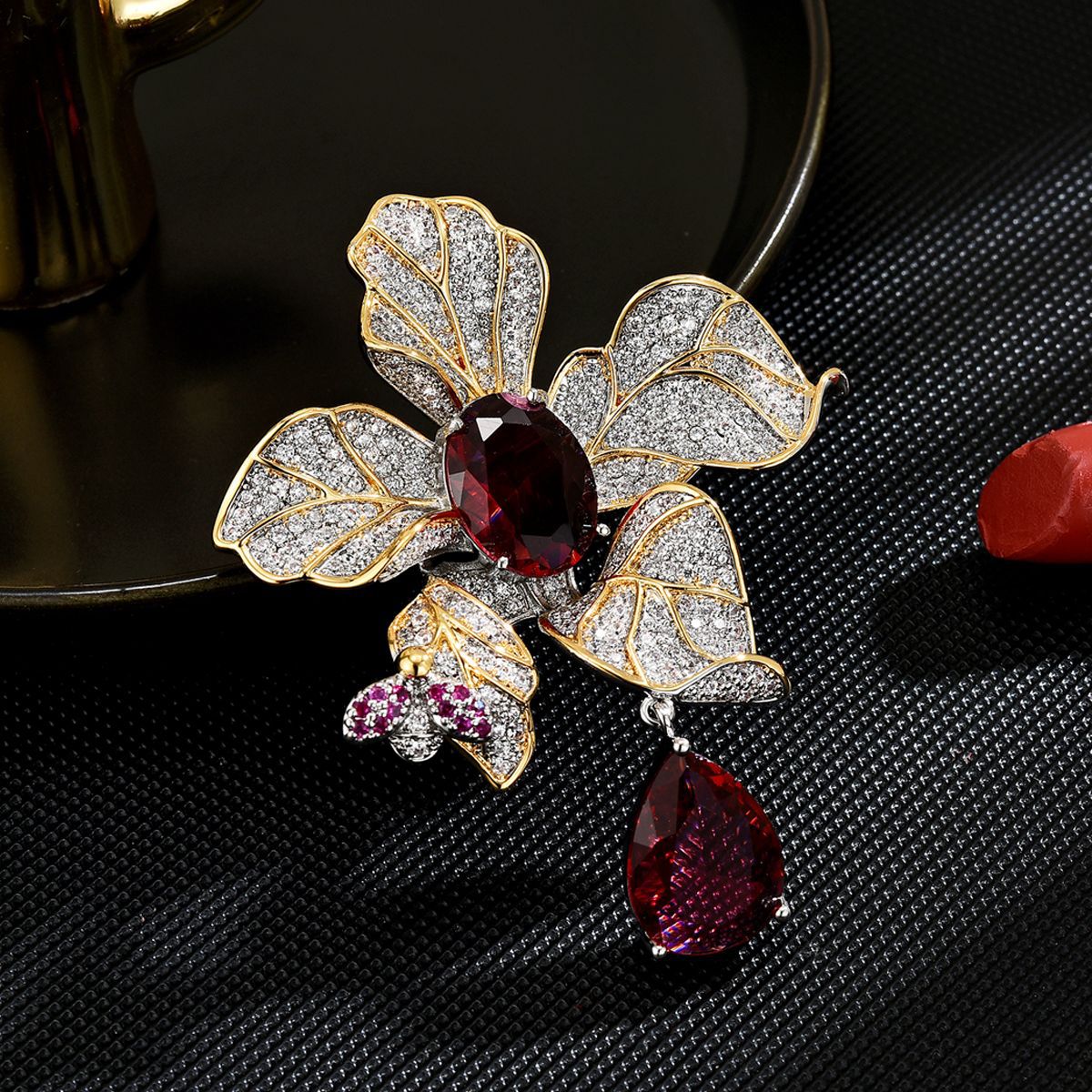 High-grade Elegant Ruby Flower Phoenix Tail Flower Corsage Vintage Coat Exquisite Brooch