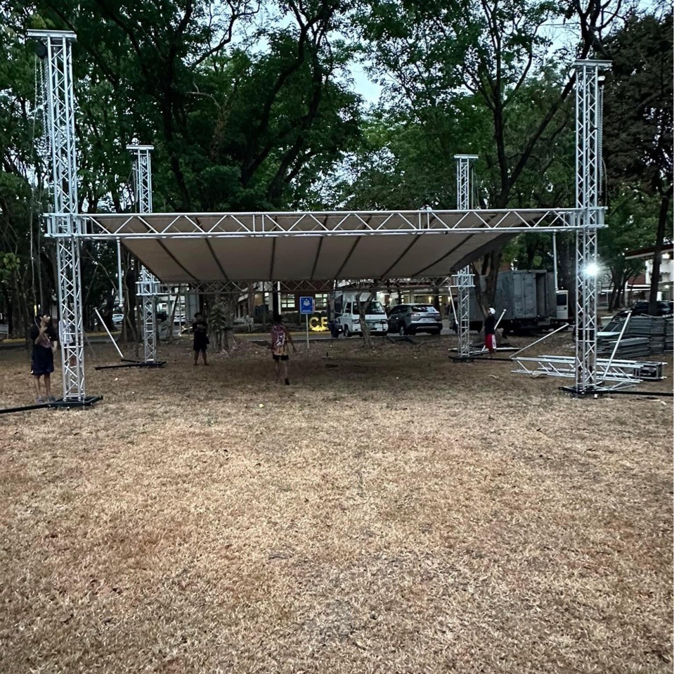 Estructura de truss con pernos, mismo modelo que la estructura de escenario, estructura de iluminación, estructura de pantalla, estructura de pórtico, estructura de fondo de aleación de aluminio de 15 metros de envergadura.