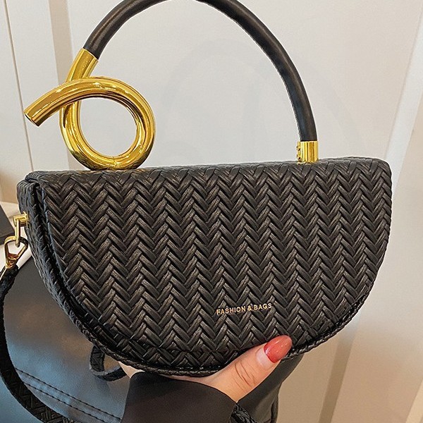 Cross-Border Niche Design Personalized Handbag with a Light Luxury and High-End Feel, Fashionable Woven Shoulder and Crossbody Saddle Bag