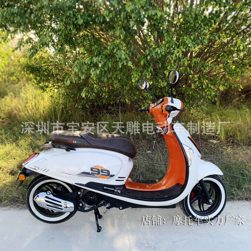 El nuevo Wangye Ibiza 125C pedal combustible de motocicleta puede ser marcado por el 4 o estado de inyección eléctrica retro arranque sin llave