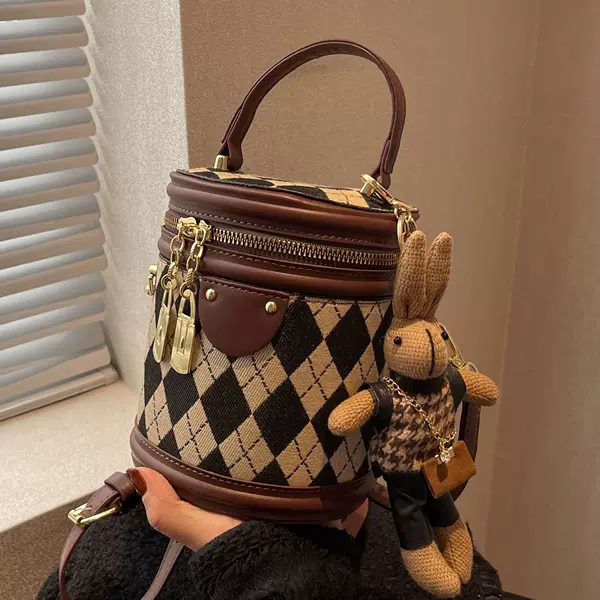 Cross-Border Small Handbag for Women 2026 Spring New Fashion Hot-Selling Niche Crossbody Bag Textured Quilted Tote Bucket Bag