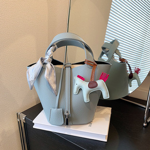 Women's Bags, High-End, Western-Style Niche Design Bags, Women's New Popular Internet Celebrity Lock Handbags, Versatile Bucket Bags