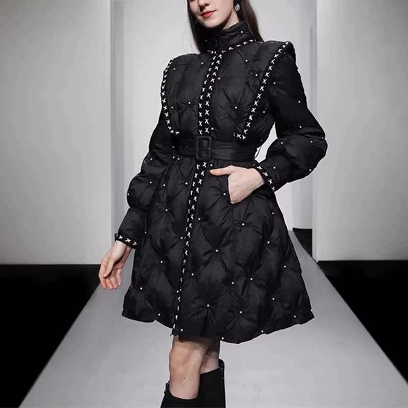 Новая зимняя женская одежда с летающими рукавами, тяжелые Промышленные бусины для ногтей, большой качающийся пояс, короткий милый Вертикальный Воротник, легкий роскошный пуховик
