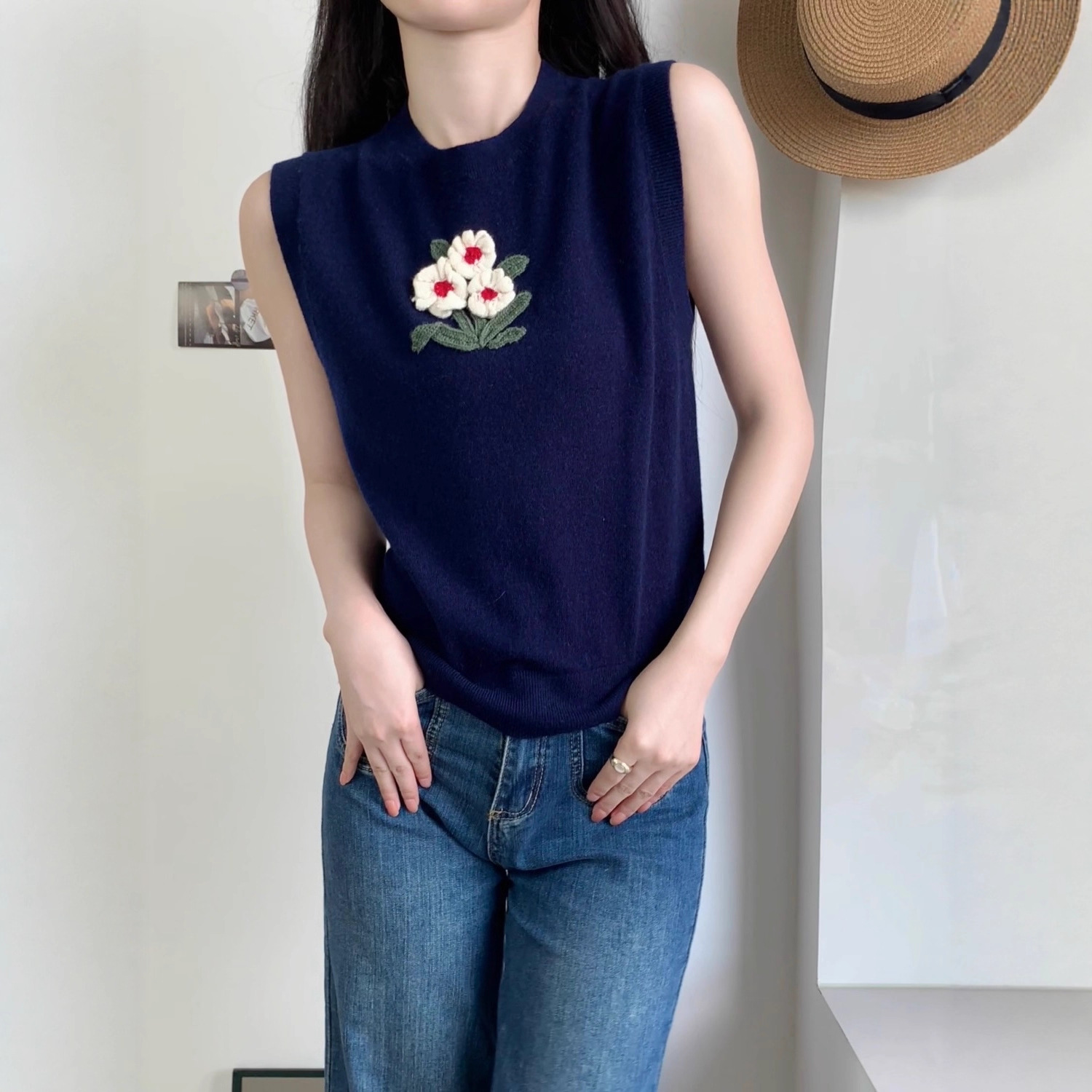 羊绒羊毛立体花朵刺绣针织衫马甲女 圆领无袖修2025秋季新款上衣