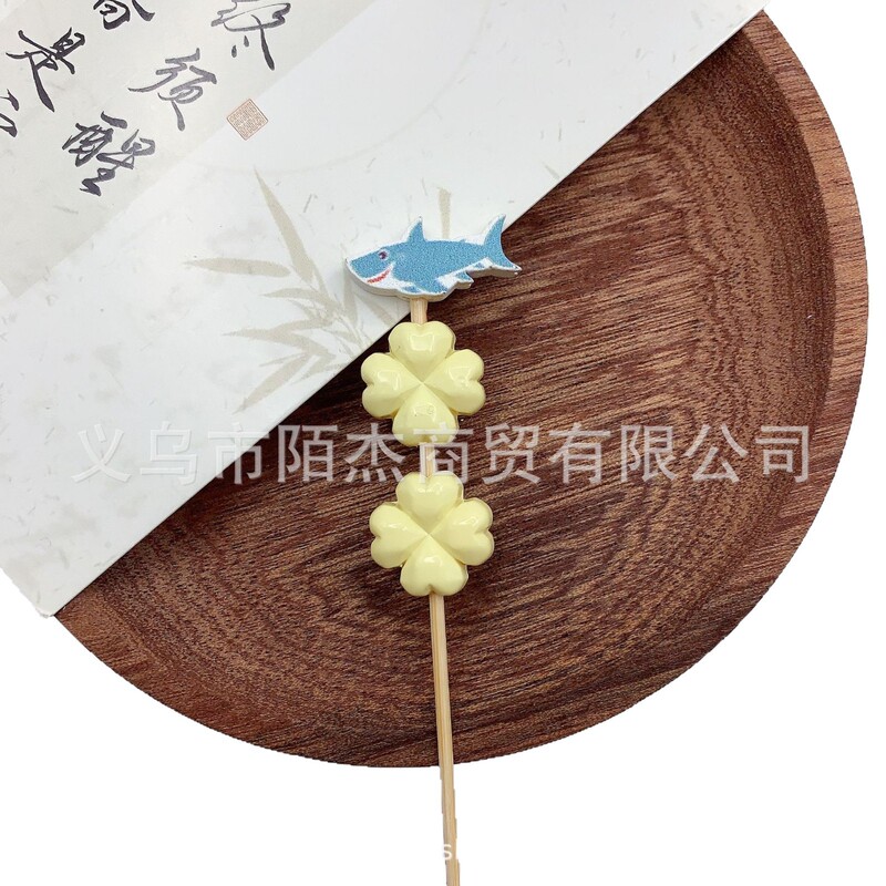 新しいソリッドカラーアクリル 14 ミリメートルストレートホール愛四つ葉のクローバー DIY ネックレス携帯電話チェーンビーズルースビーズジュエリーアクセサリー|undefined
