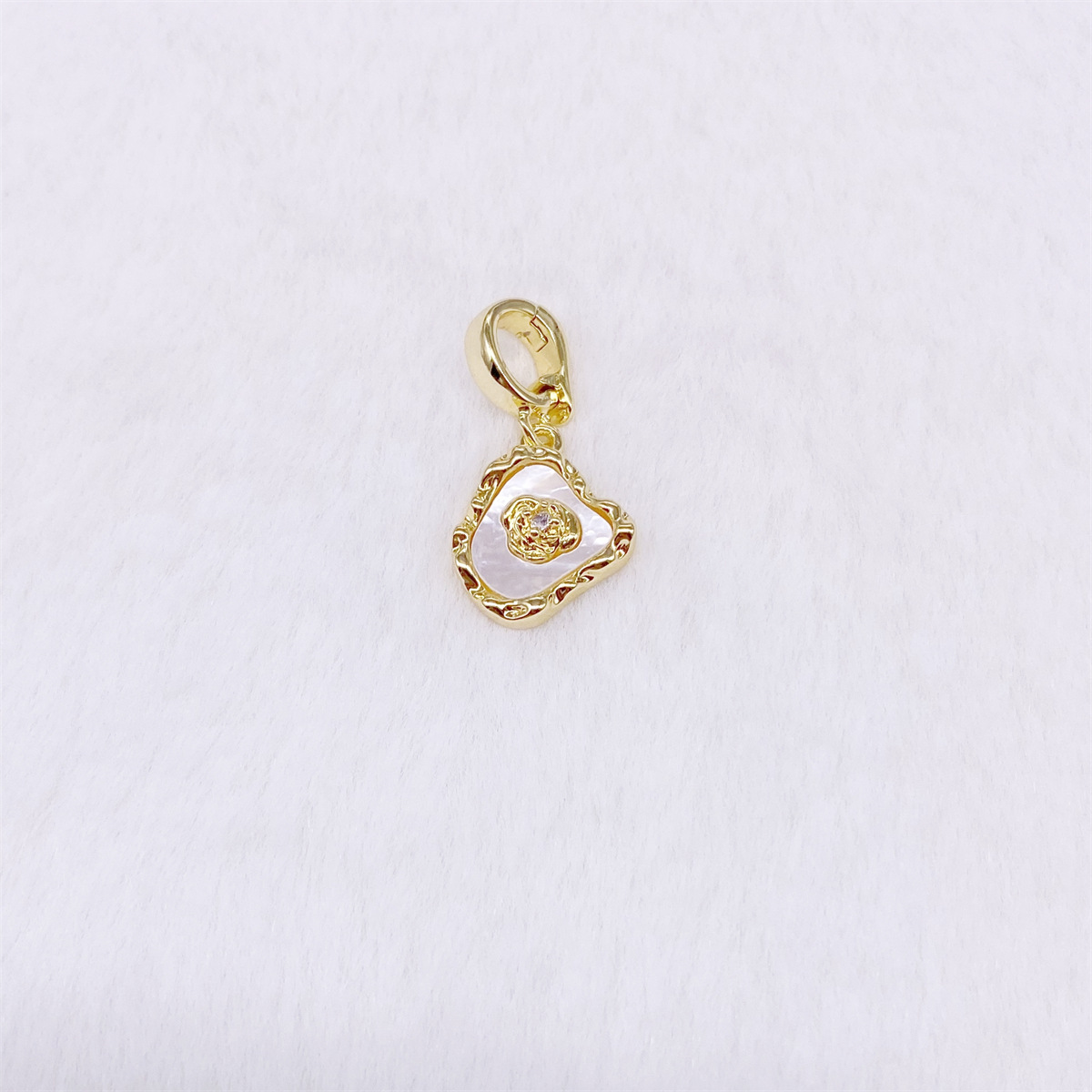 7g Weight Jewelry Buckle Jewelry Making Type DIY Jewelry Accessories Classification 1 Piece Quantity Copper Material Cross, Moon, Flower Pattern Plating Design Simple Style Style 1 Piece Copper Cross Moon Flower Jewelry Buckle 无