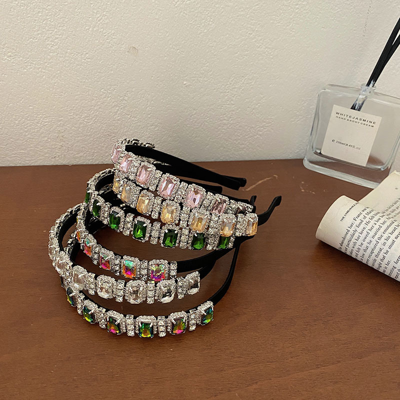 180g Weight Hair Band Hair Accessories Type 1 Piece Quantity Street Occasion Alloy Material Modern Style Women'S Solid Color Alloy Diamond Hair Band