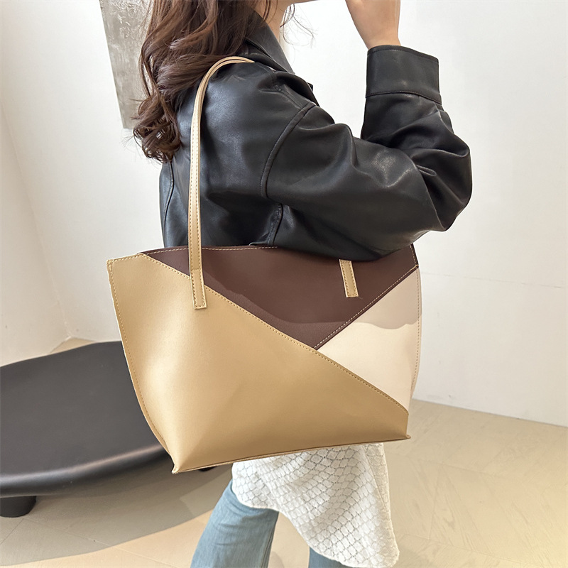 Bolso grande para mujeres 2024 nuevo versátil 2024 bolso de hombro de cuero suave de verano gran capacidad de alta calidad sensación de viaje bolsa