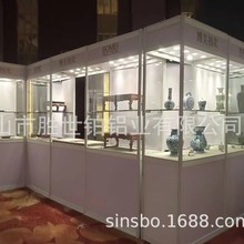 拍卖会现场古董展览展示柜易拆装白色八棱柱展柜配折叠门展览馆