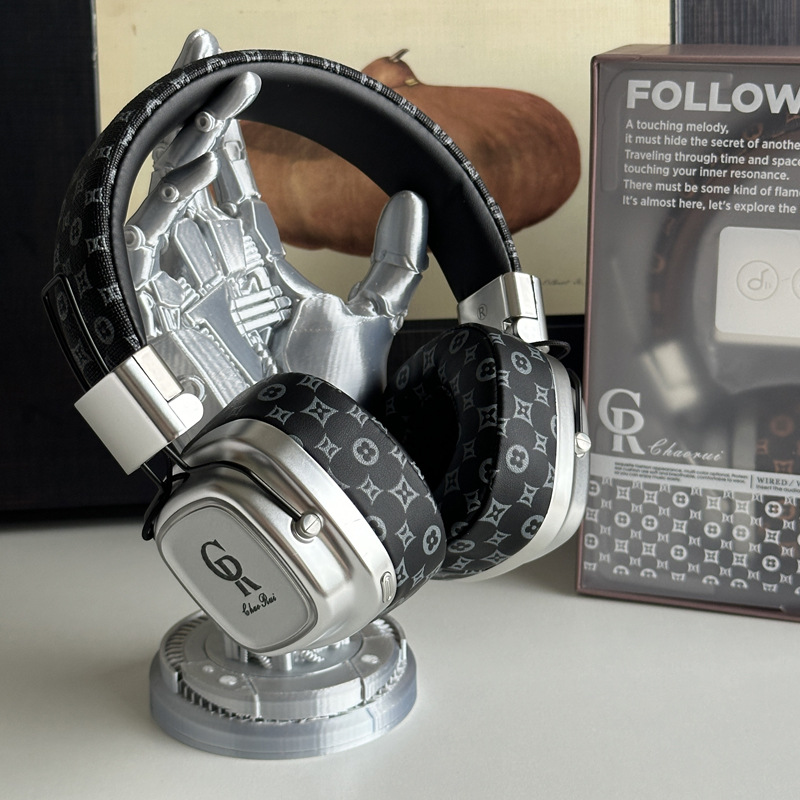 실버 블랙 콜라보레이션