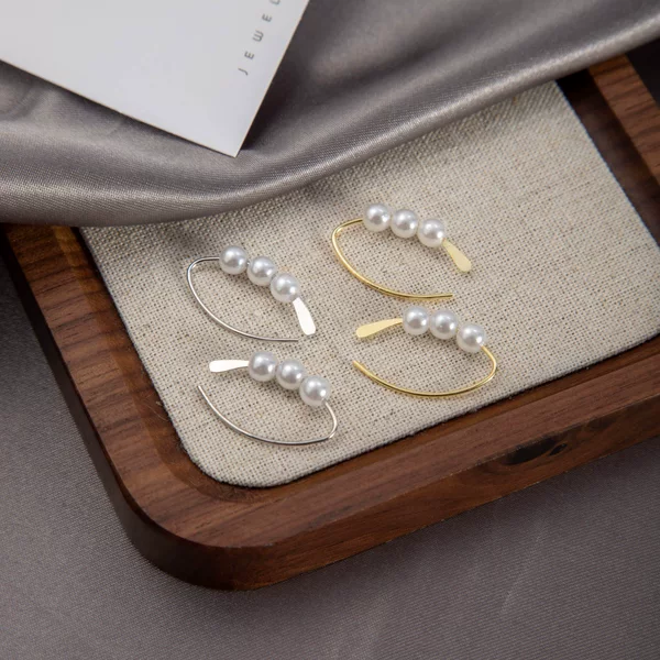 Ins Style Pearl Earrings for Women Niche Accessible Luxury Versatile Earrings High-End Retro Elegant Earrings 925 Silver Needle Wholesale