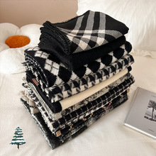 2025新款黑色系围巾男女同款氛围感小香风保暖围脖品质感披肩批发