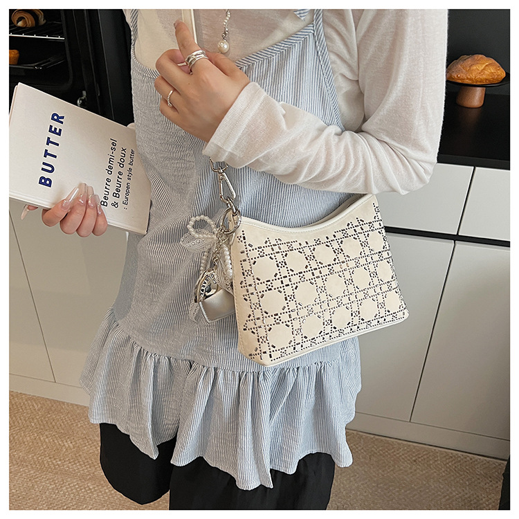 Summer handbag, women's hand-held armpit pillow bag, 2025 new style diamond-encrusted design, single-shoulder fashionable crossbody bag undefined
