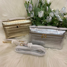 ��ɫ�yɫ�{�~�yţƤа���ƤС�����r��С�i���W���μ�б��С��