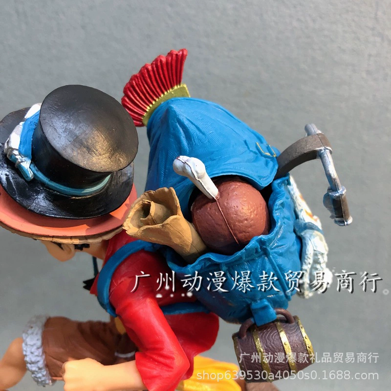 Фигура-украшение (One Piece) набор рюкзаках для бега с Луффи, Эйс и Сибо — поза бега, около 23 см