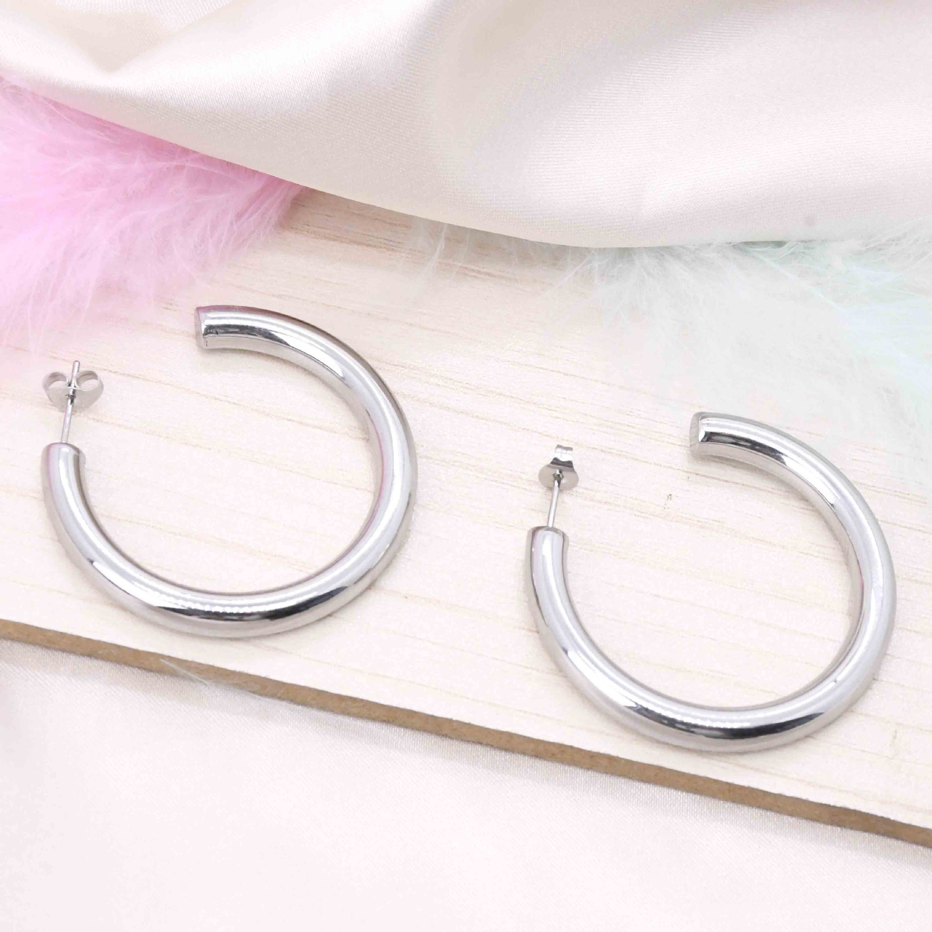 FaCtory DireCt Sales Cross-border Stainless Steel EleCtroplating European and AmeriCan Fashionable Simple C-shaped Earrings Earrings Jewelry Wholesale