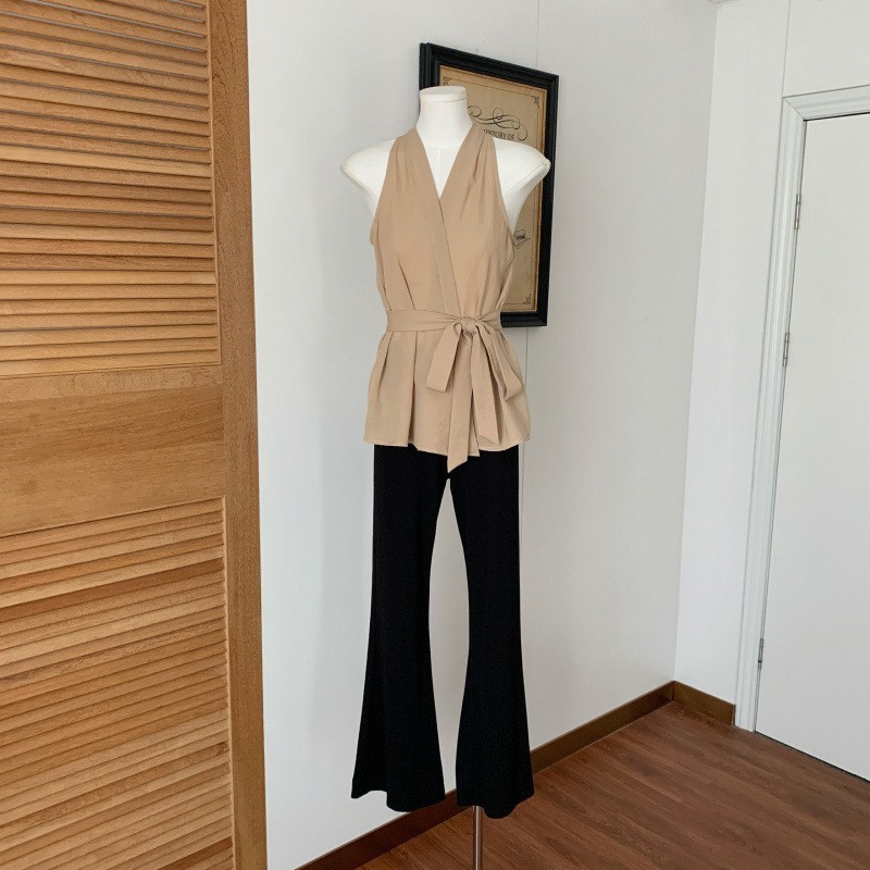 黒のハイウエストフレアカジュアルパンツ、伸縮性のあるタイトフィットのスリムパンツ、多用途で通気性のあるドレープパンツ|undefined