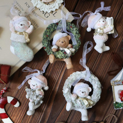 新しいかわいいヨーロッパ風ベアー樹脂クリスマス装飾品クリスマスツリーペンダント