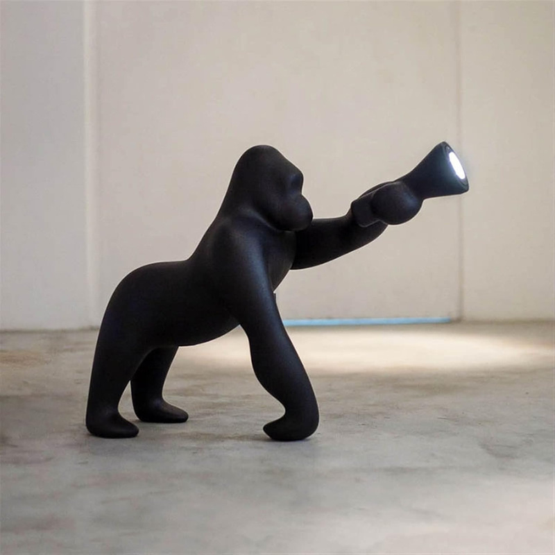 Creative Gorilla Fiberglass Sculpture Floor-Standing Large Ornament Lighting Display Hall Art Decoration Living Room Light Luxury Floor Lamp