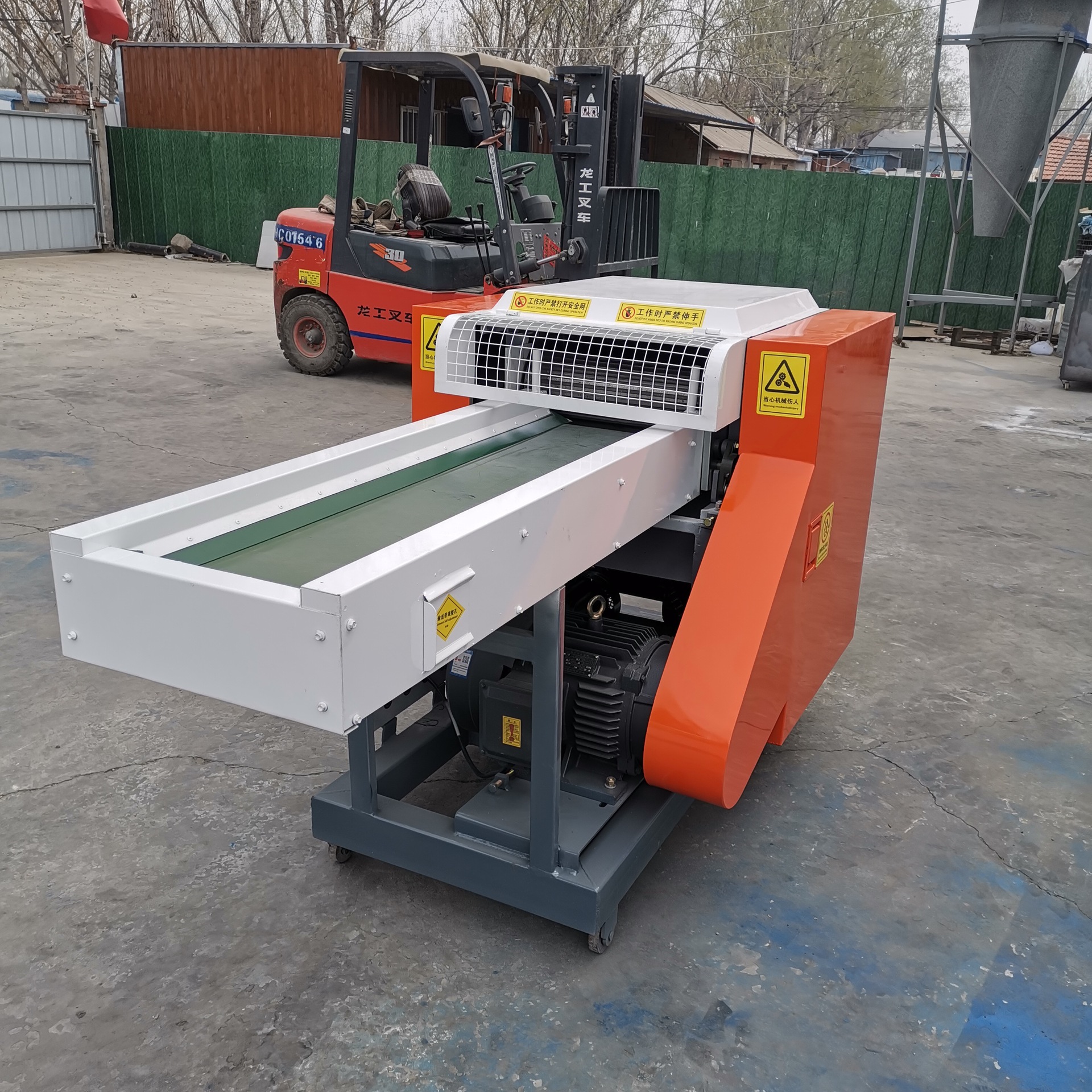 卫生巾边角料粉碎机 棉麻旧衣服切断机海绵乳胶垫切粒机