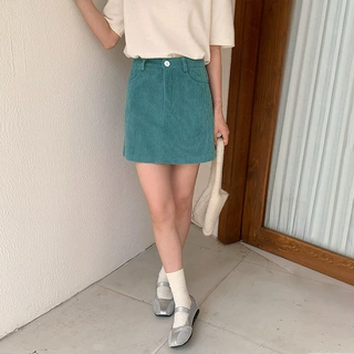 甜妹减龄复古咖色灯芯绒高腰半身裙2026早春新款修身显瘦短裙A字