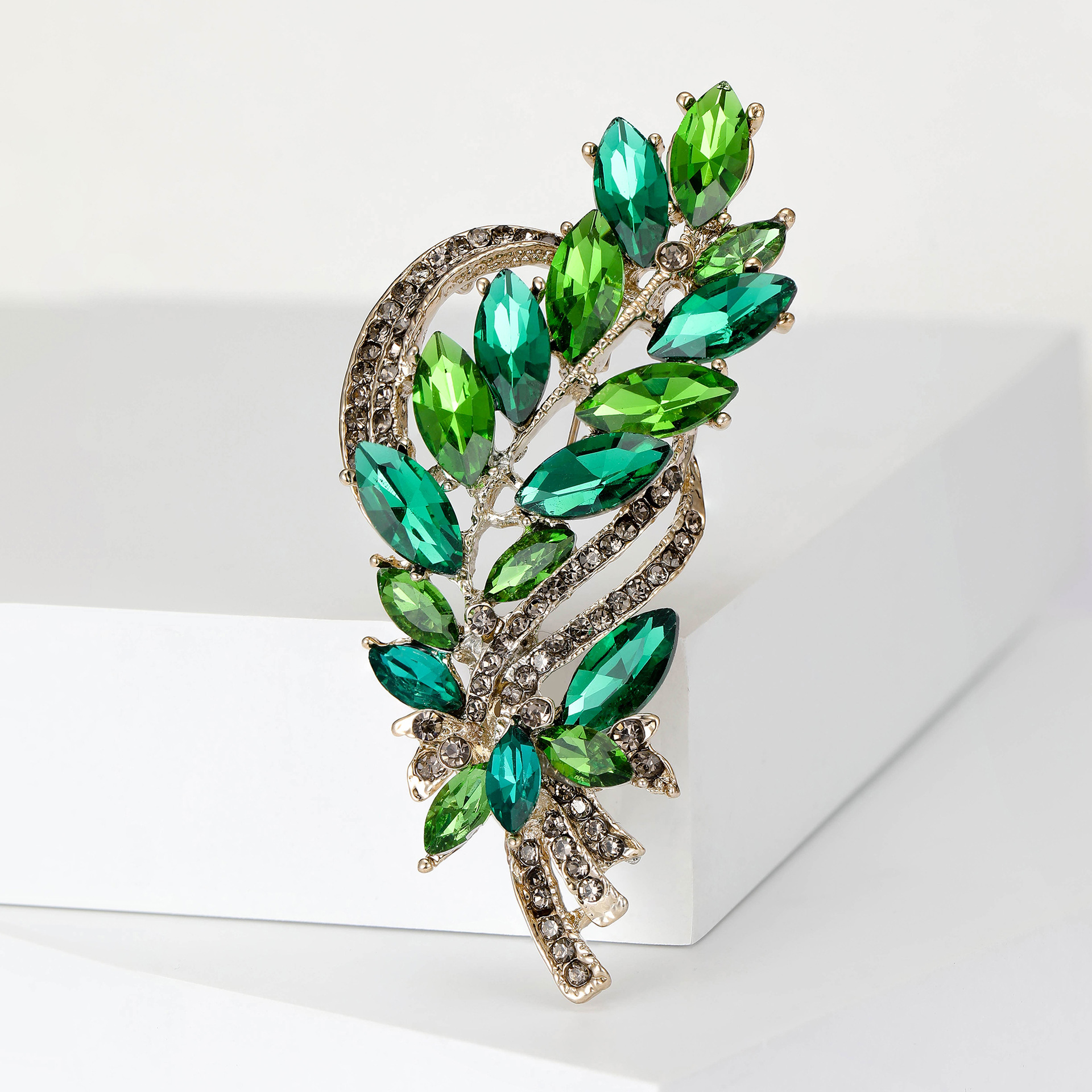 35g Weight Brooches Classification Banquet, Party, Street Occasion Alloy Material Leaf Pattern Women's Gender Simple Style Style Simple Style Pin Leaf Alloy Women's Brooches 10