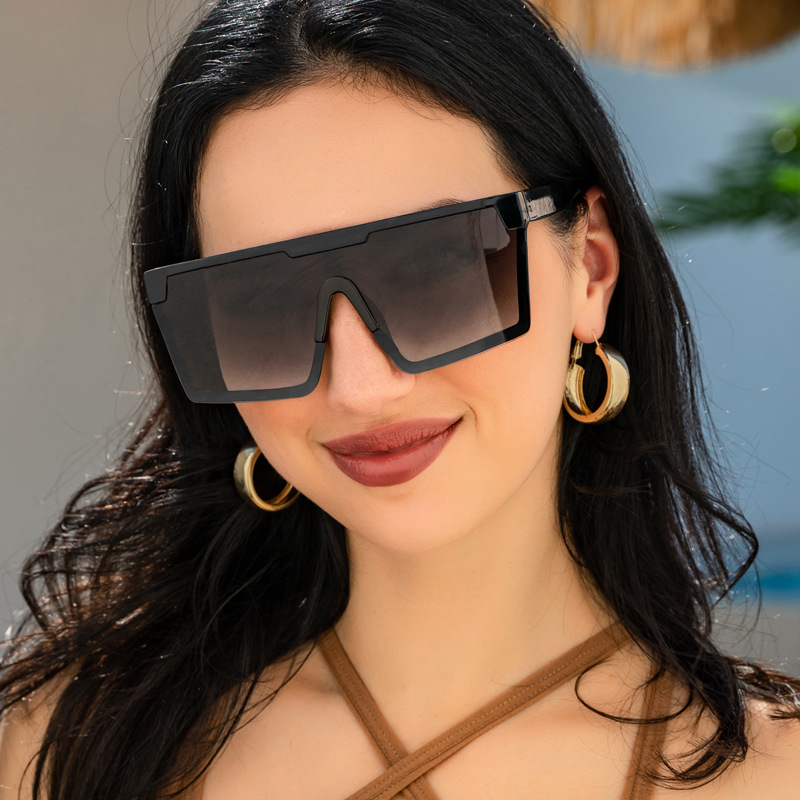 Mode Einfacher Stil Sonnenbrille Der Frauen display picture 1