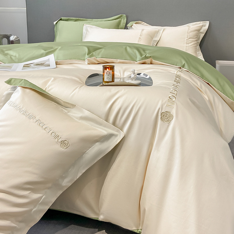 Fabricantes al por mayor 2025 nuevo conjunto de ropa de cama de cuatro piezas de hielo de verano sábanas de cama de seda cubierta de seda para dormir desnuda