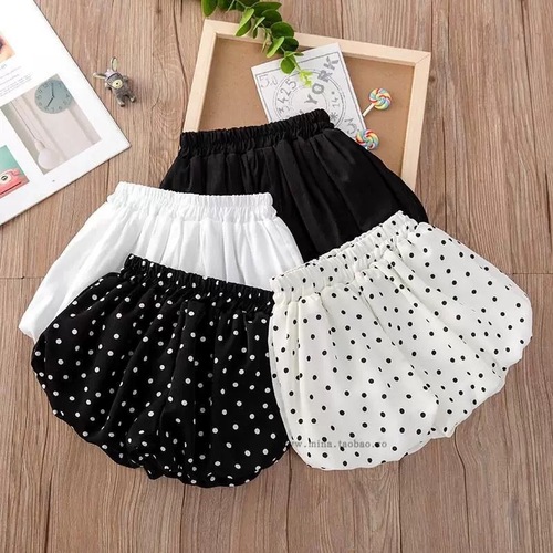 Shorts for girls, children's summer wear, thin version, middle and small children's stylish polka dot lantern pants, for girls to wear outside.