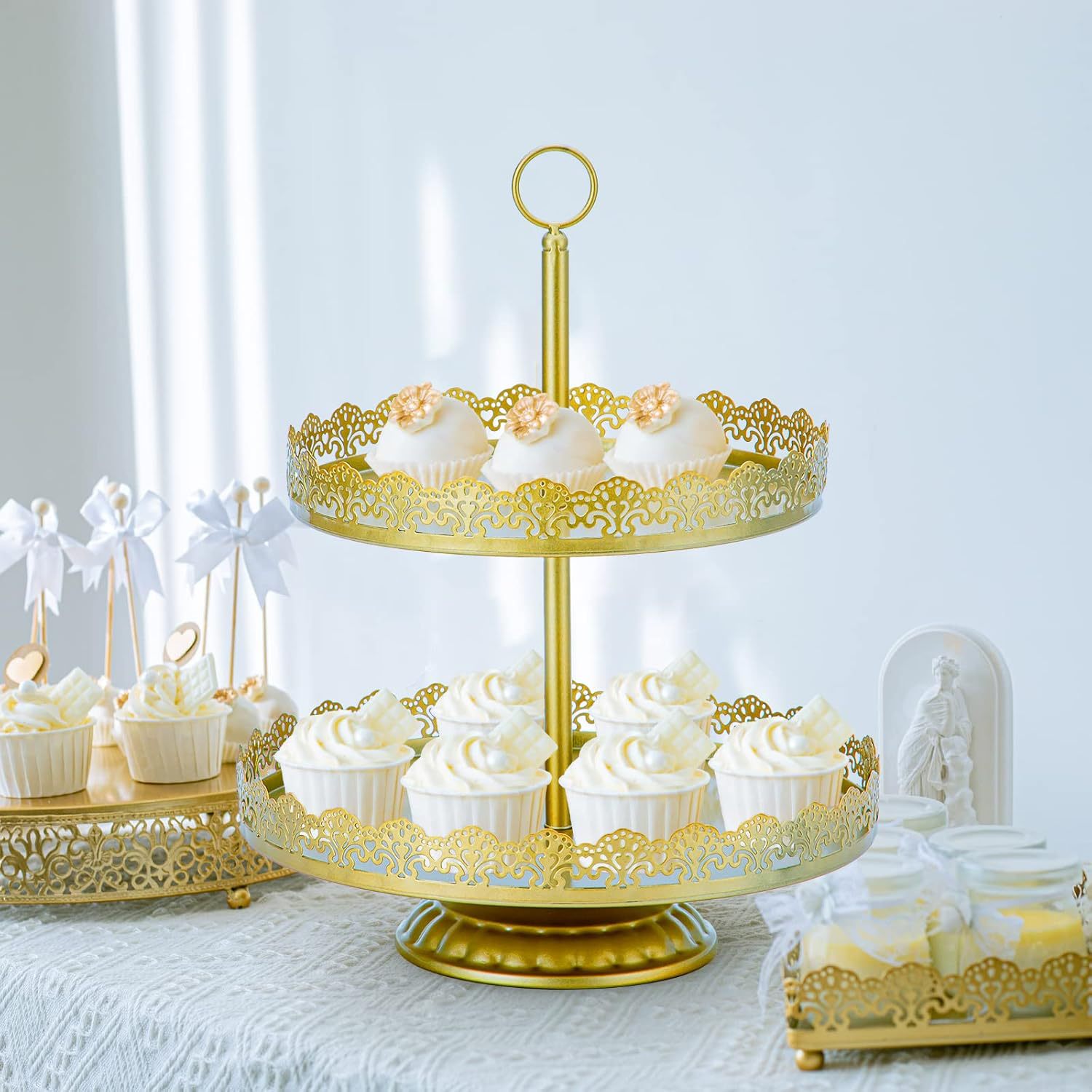 Estante de pastel de metal europeo tienda de té de leche dulces dulces dulces bandeja de pies altos props de boda bandeja de pastel decoración