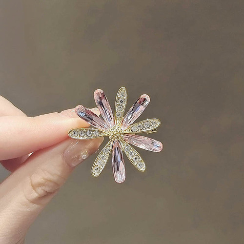  New Fashion Daisy Brooch Women's High-end Temperament Versatile Accessories Internet Celebrity Suit Anti-Exposed Brooch Brooch