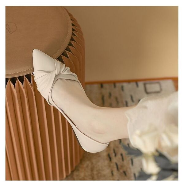 Women's shoes flat made of soft leather pointed-toe