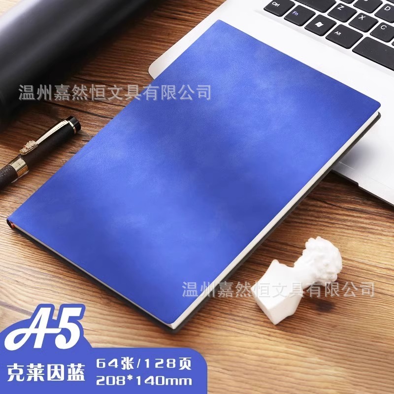 A5 Klein Blue (64 fotos)