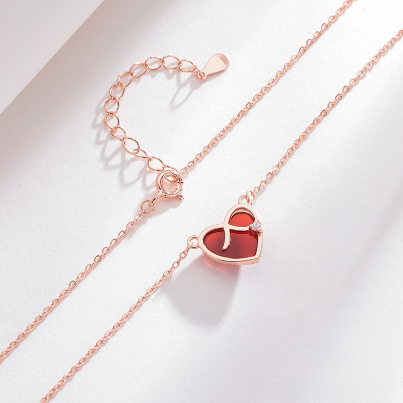 Collar de amor rojo S925 plata esterlina luz lujo nicho diseño sentido poco corazón rojo colgante melocotón corazón accesorios clavícula cadena femenina