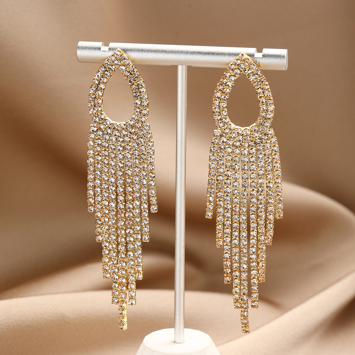 luxury temperament cold style full diamond claw chain earrings long tassel exaggerated diamond claw chain earrings_voghion.com