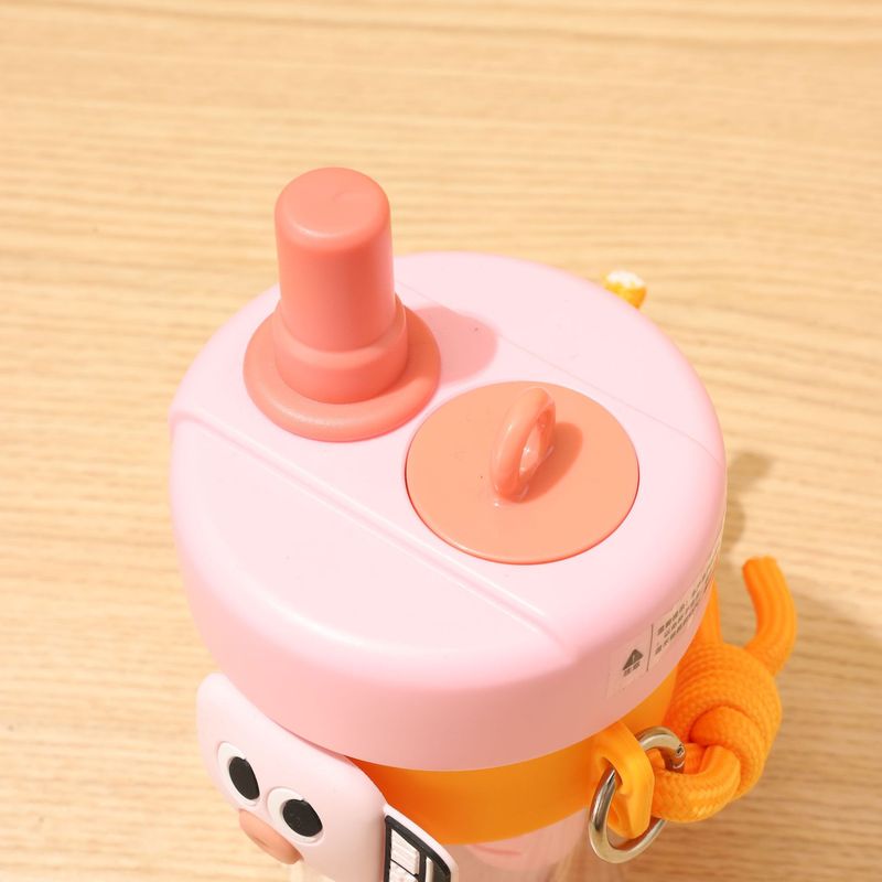 クロスボーダー漫画子供水カップかわいいプラスチックストローカップ卸売夏学生水カップポータブル斜め掛けカップ|undefined