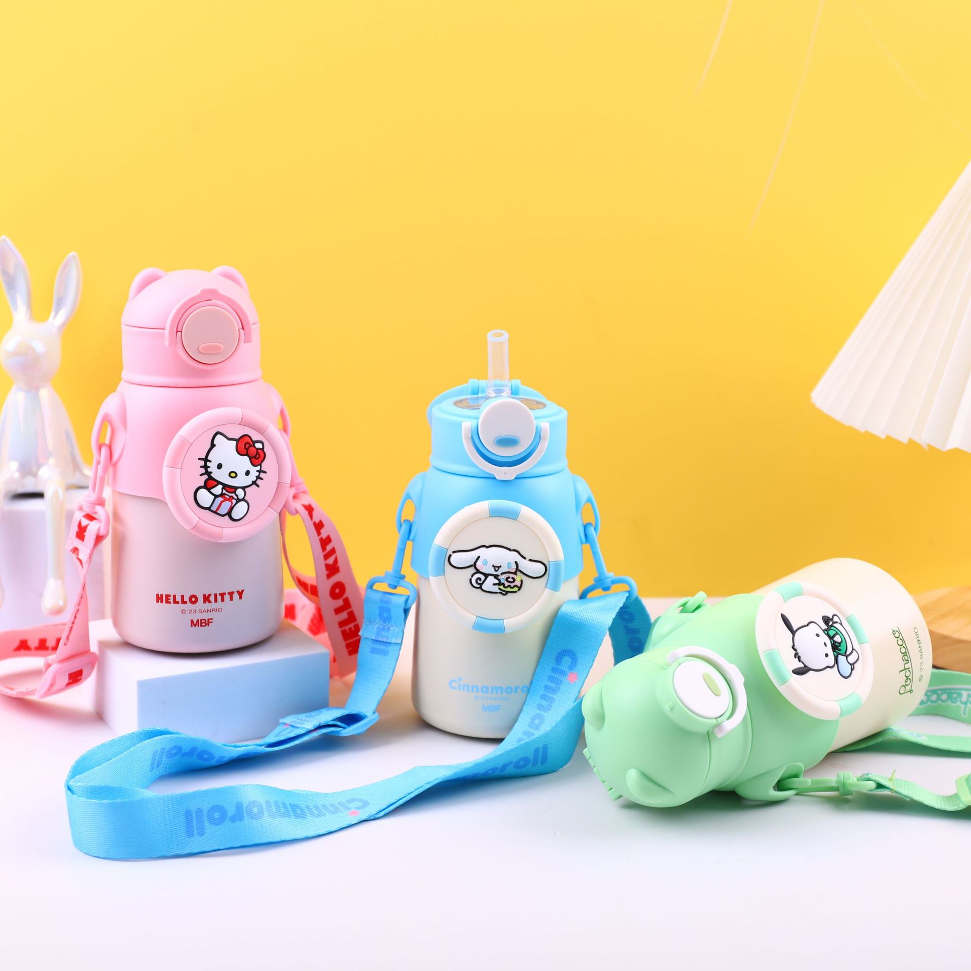 Transmisión en vivo explosiva Sanrio girar tazas de aislamiento 316 tazas de paja de acero inoxidable para niños estudiantes hervidor portátil al por mayor