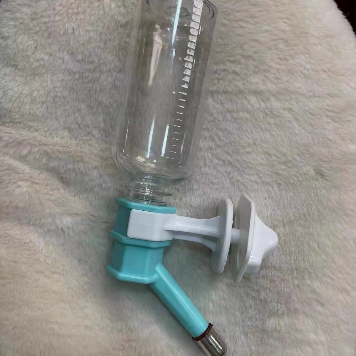 Питьевая вода для домашних животных Питьевая вода для собак Питьевая вода для домашних животных Подвесная кошка для кошек и собак