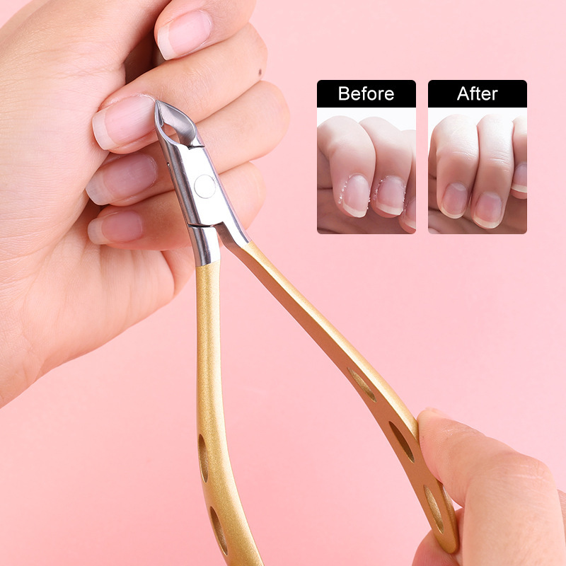 Exfoliating scissors for manicure