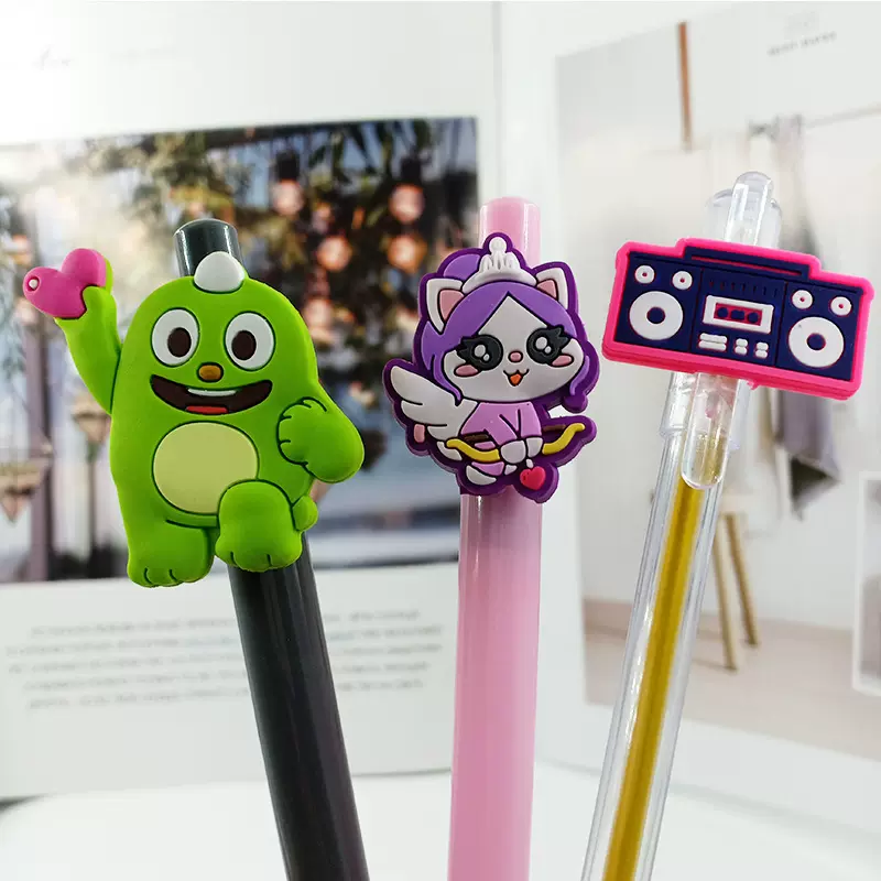 定制pvc软胶滴塑卡通钢笔夹 圆珠笔滴胶笔贴中性笔硅胶配件