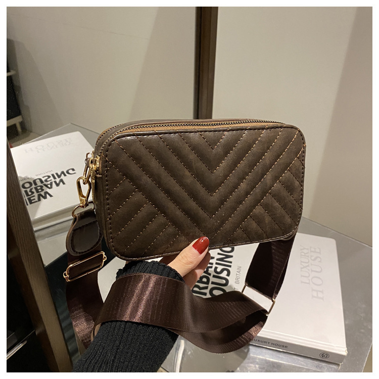 150g Weight Nylon Lining Material Sewing Thread Fashion Element Zipper Closure Type Single Shoulder Strap Strap Type Crossbody Bag Bags Type Casual, Daily, Shopping Occasion Pu Leather Material Solid Color, Lingge Pattern All Seasons Season Women's Gender Classic Style Style Square Shape Women's Pu Leather Solid Color Lingge Classic Style Sewing Thread Square Zipper Crossbody Bag 13