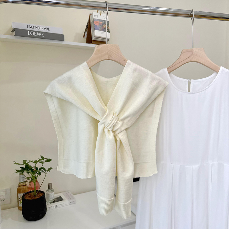 Mantón exterior de mujer 2025 nuevo estilo primavera y otoño a rayas de punto pequeño chal fino de gama alta a juego suéter camisa bufanda